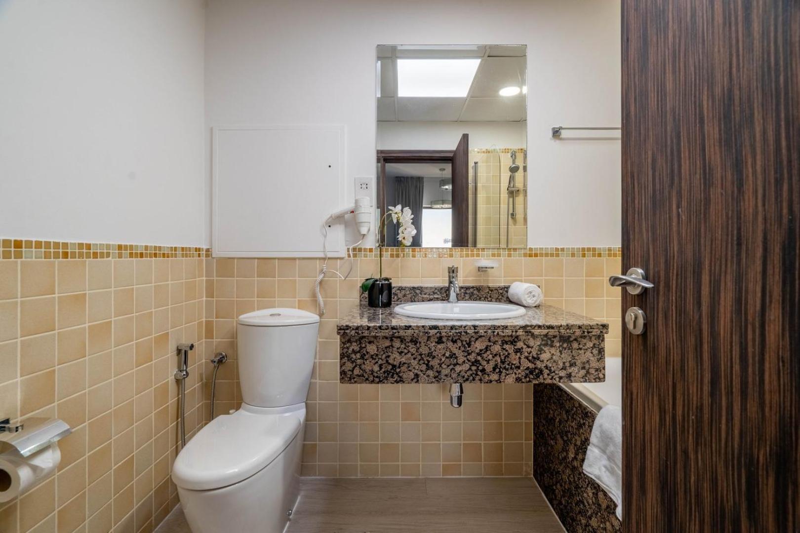 Guestready - Beachfront Delight In Jbr Apartment *